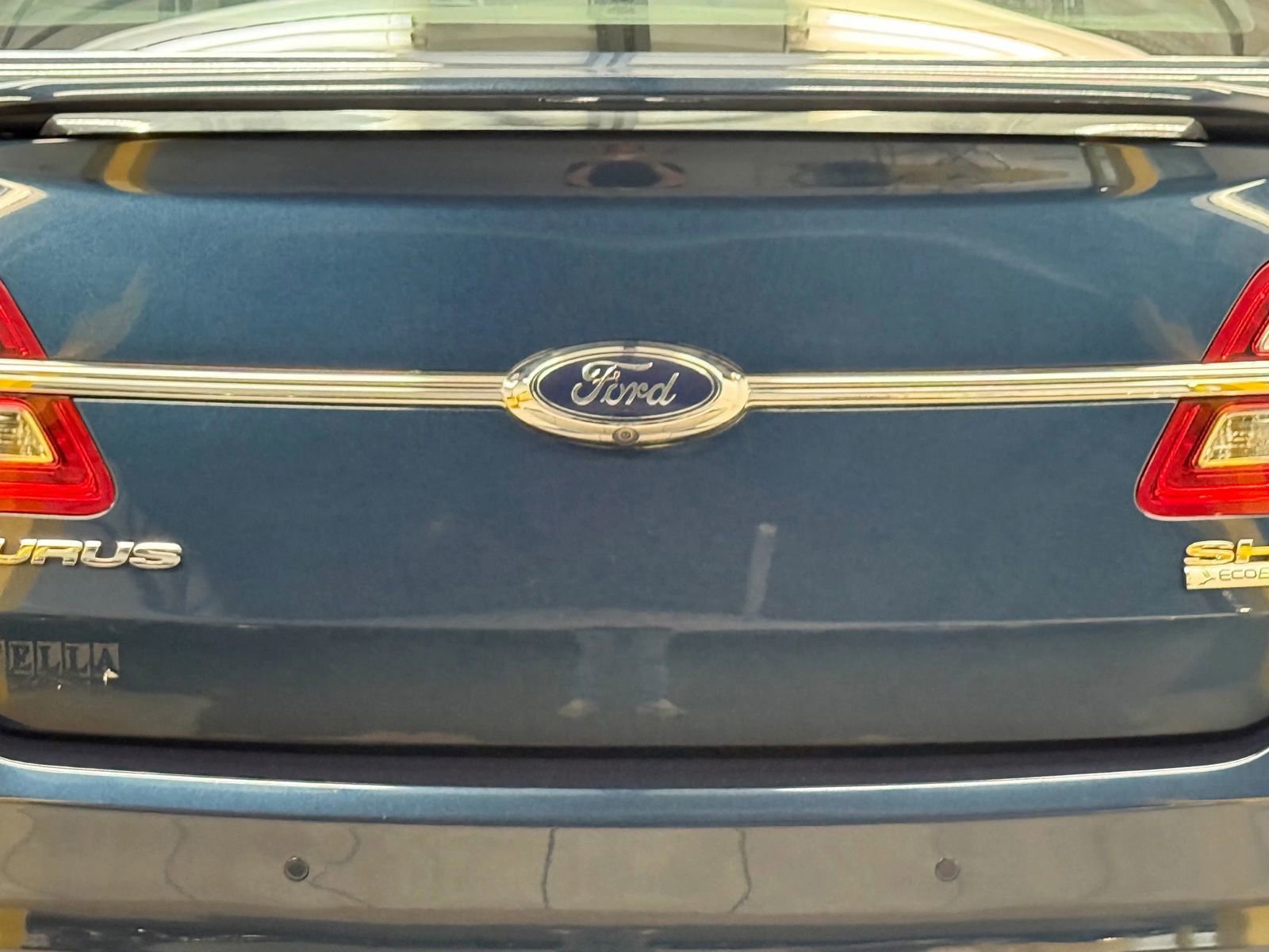 Used 2017 Ford Taurus SHO w/ Driver Assist Package image 11