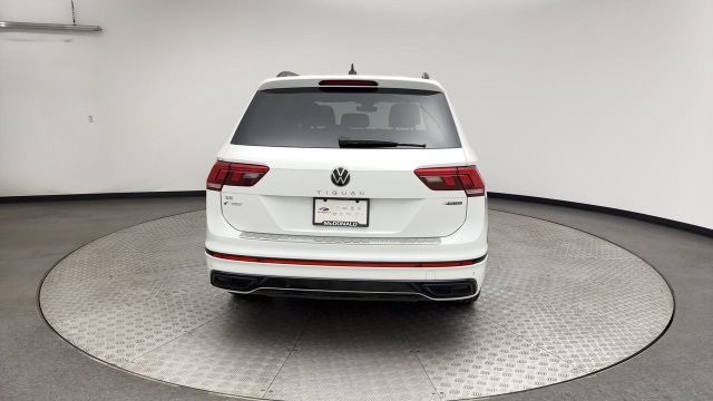 Used 2023 Volkswagen Tiguan SE R-Line AWD/4WD image 3