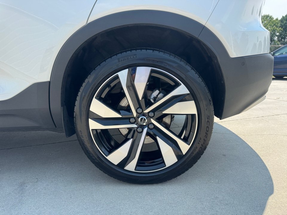 Certified 2023 Volvo XC40 B5 Ultimate w/ Climate Package AWD/4WD image 22