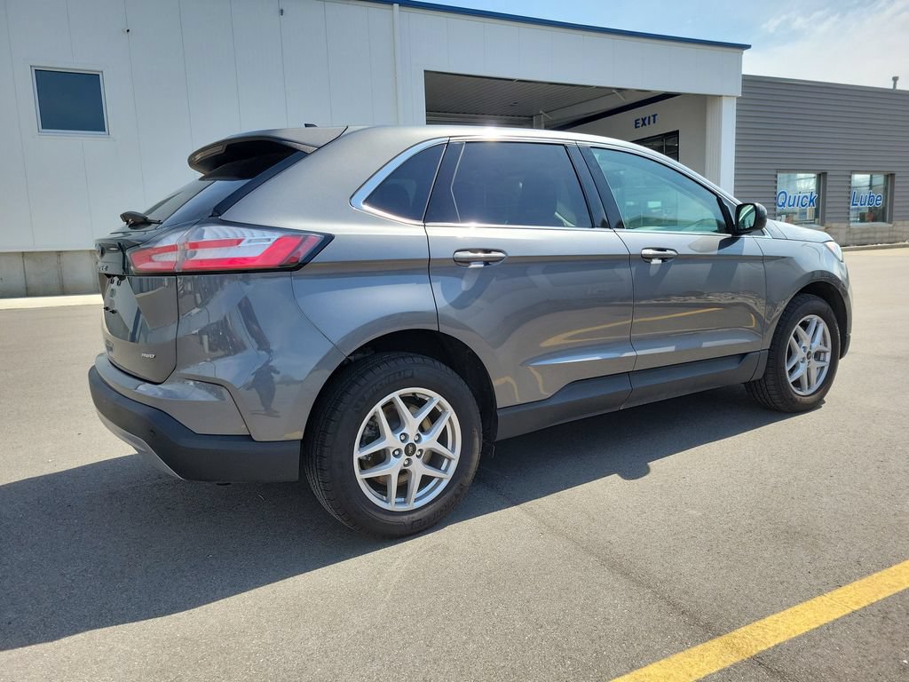 Used 2024 Ford Edge SEL w/ Convenience Package AWD/4WD image 4
