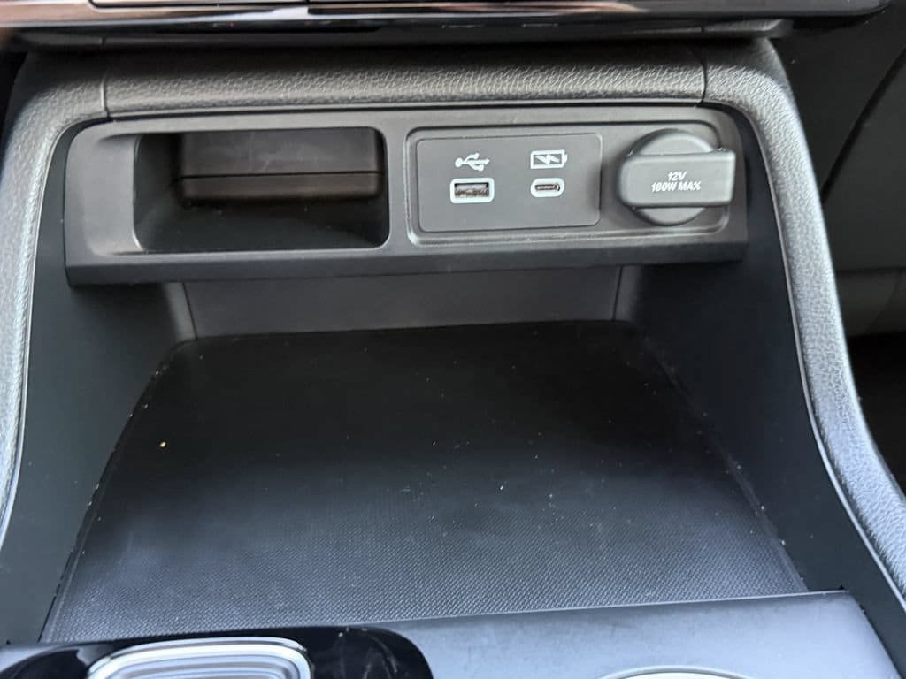 Used 2025 Honda Pilot Sport image 24