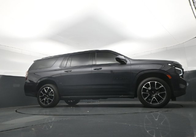 Used 2023 Chevrolet Suburban RST RWD image 36