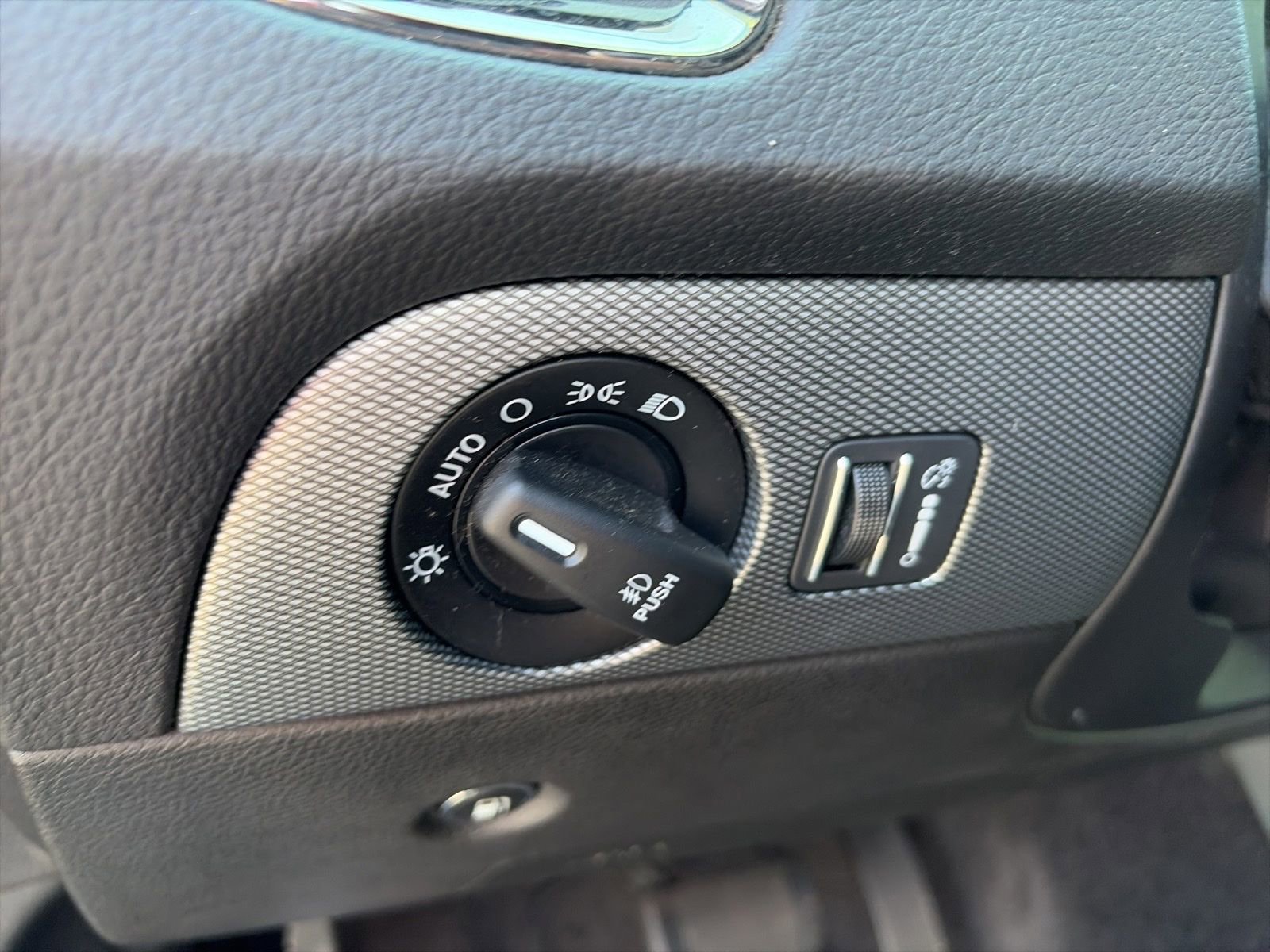 Used 2018 Dodge Durango R/T RWD image 16