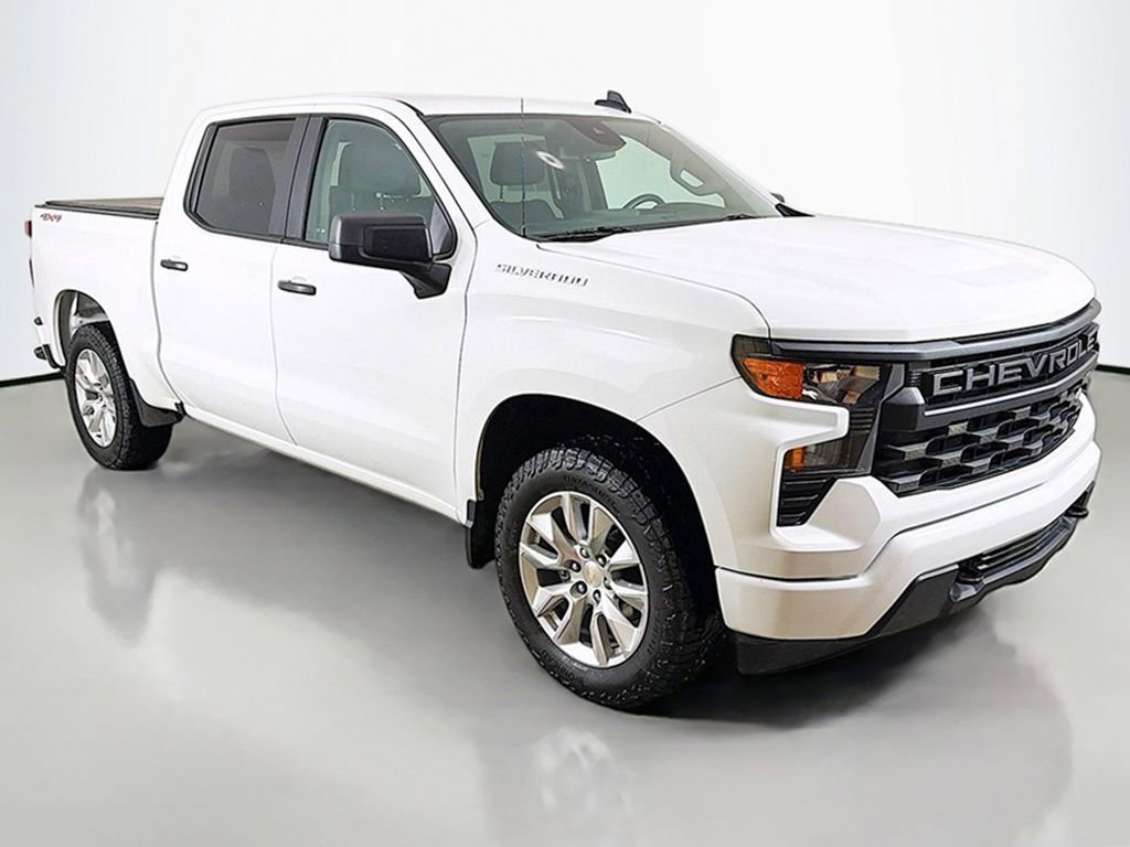 Used 2022 Chevrolet Silverado 1500 Custom image 2