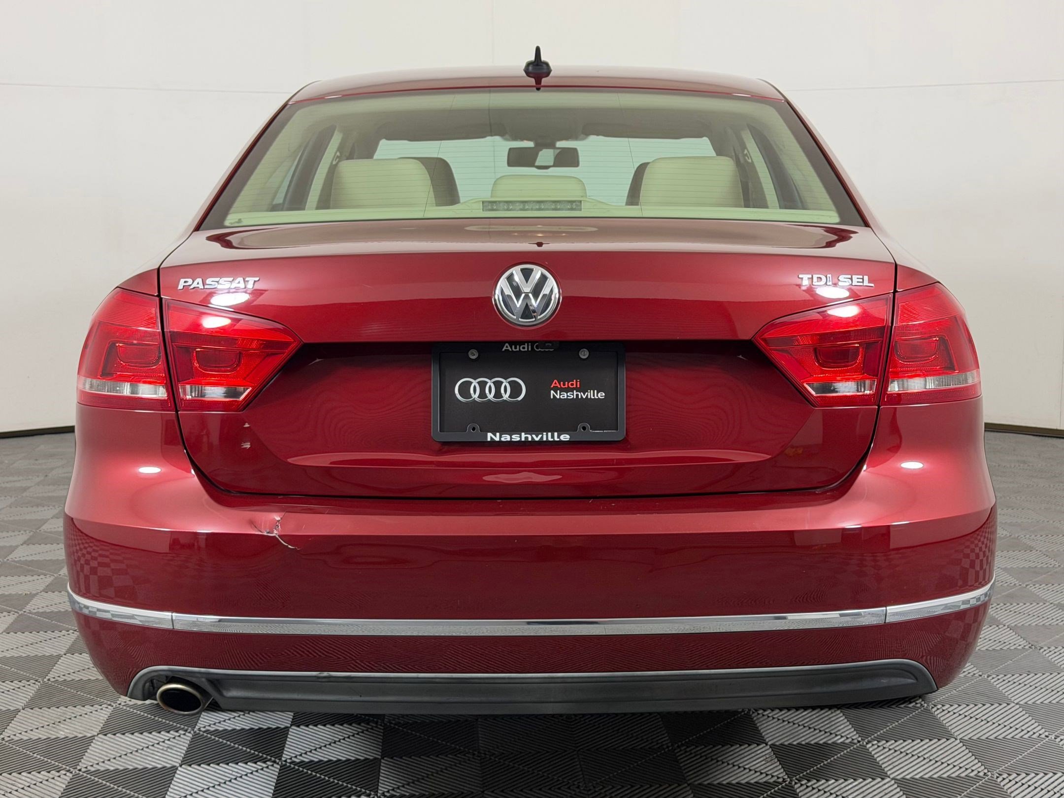 Used 2015 Volkswagen Passat TDI SEL Premium FWD image 10