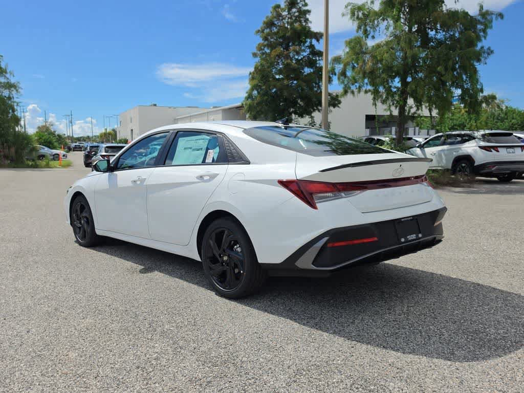 New 2026 Hyundai Elantra SEL Sport FWD image 4