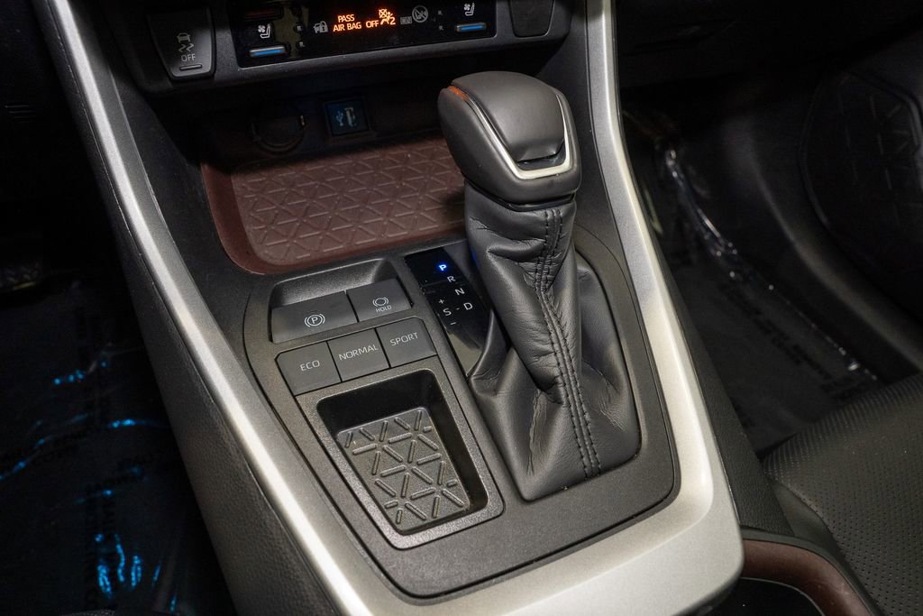 Used 2023 Toyota RAV4 Limited image 18