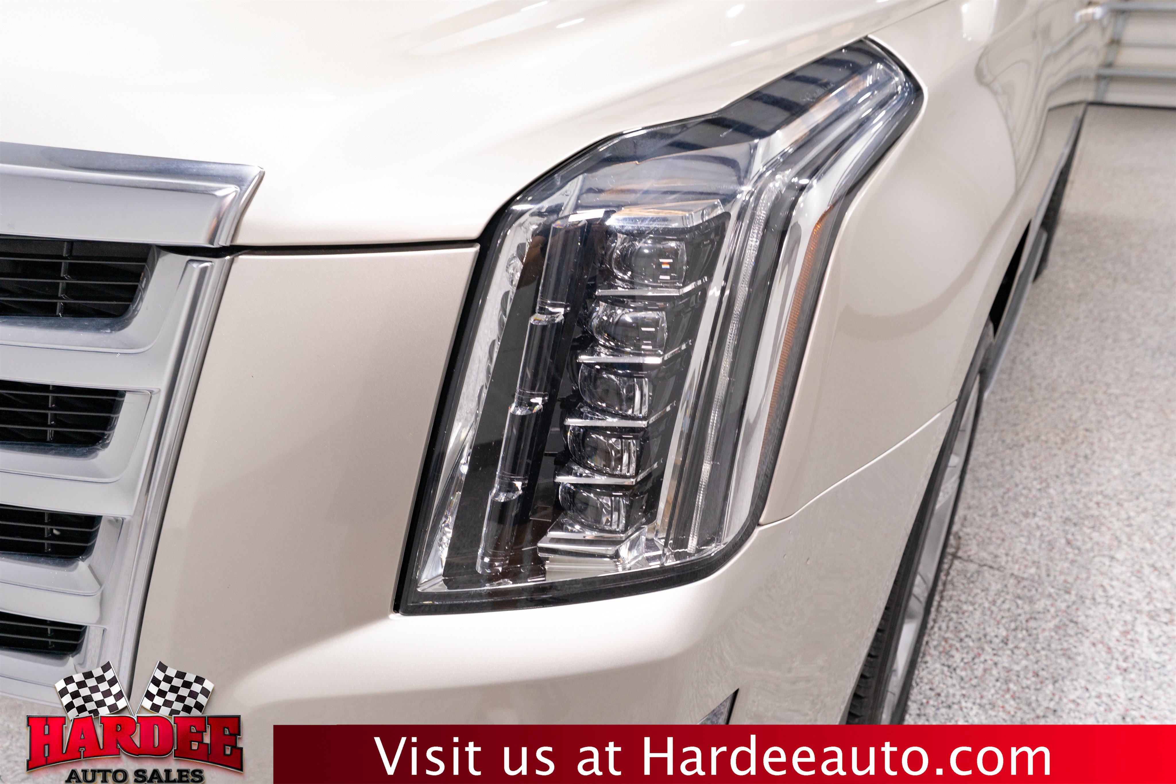 Used 2016 Cadillac Escalade Luxury RWD image 8