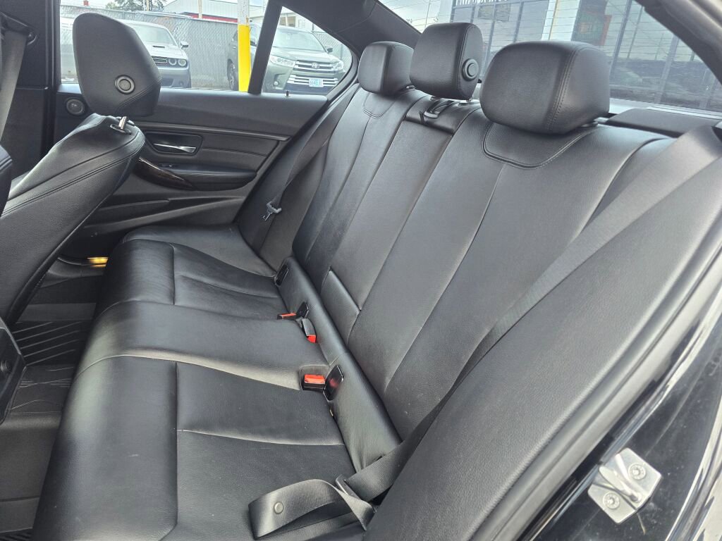 Used 2014 BMW ActiveHybrid 3 RWD image 18