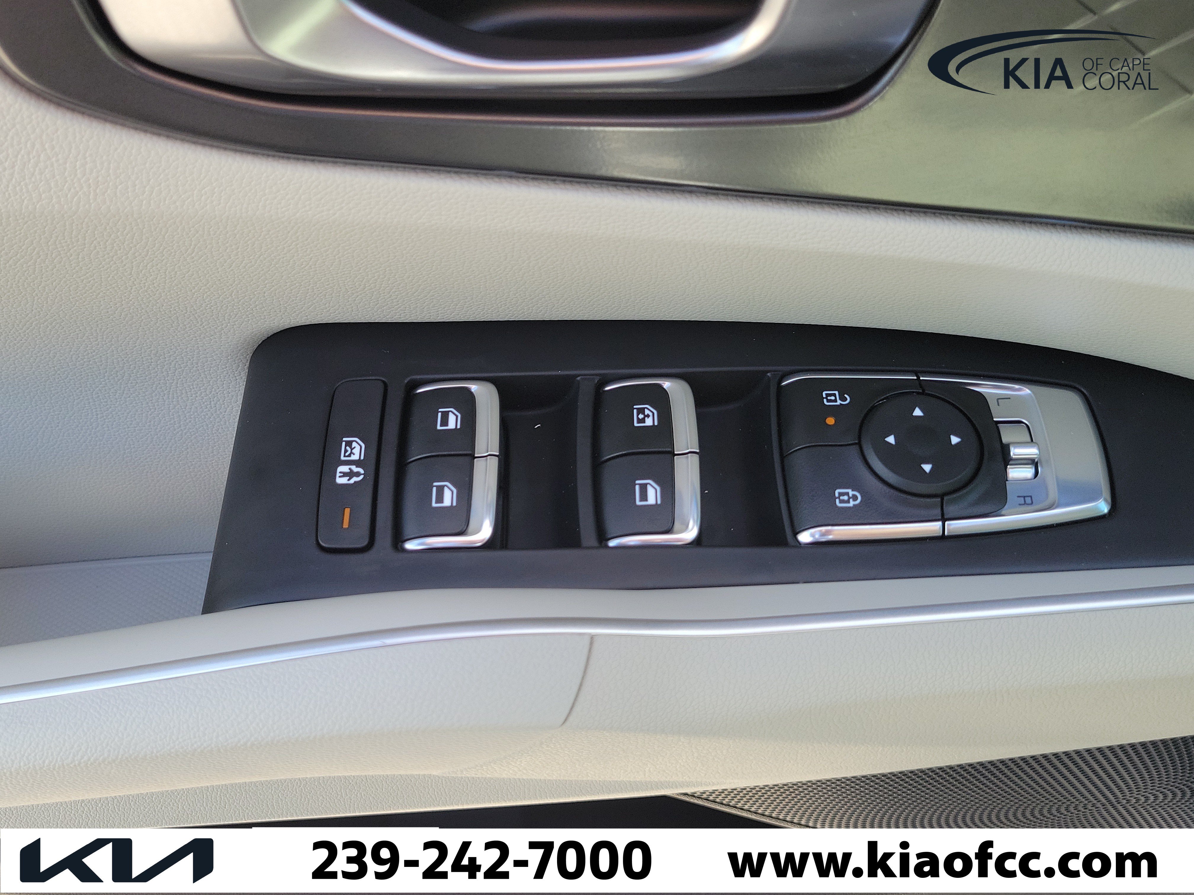 Certified 2025 Kia Sorento S w/ Panoramic Sunroof Package FWD image 24