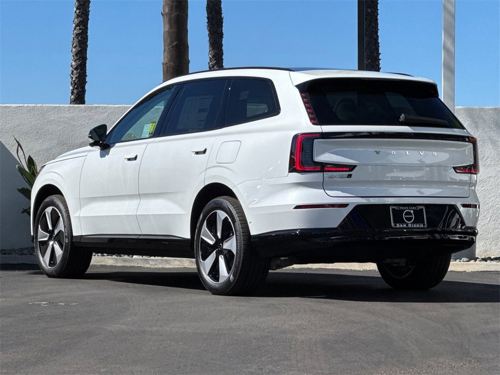 New 2025 Volvo EX90 Plus image 3