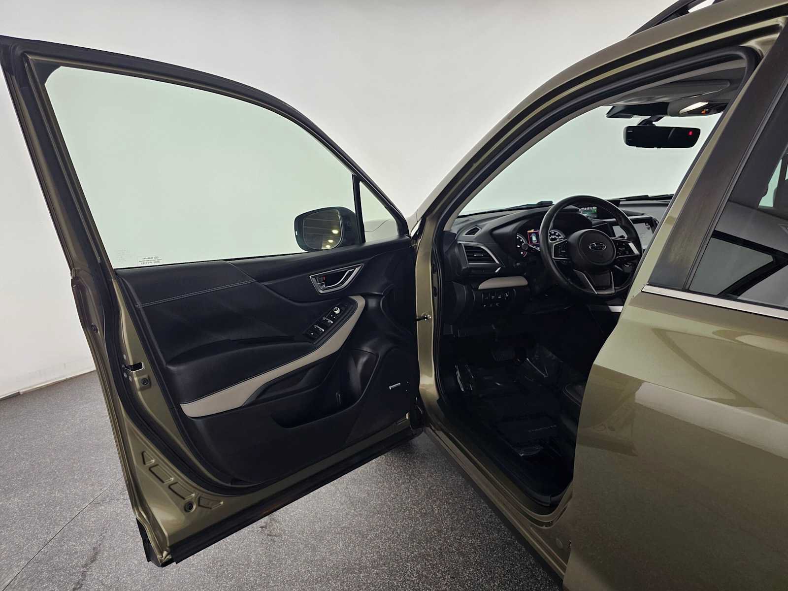 Used 2023 Subaru Forester Limited AWD/4WD image 19
