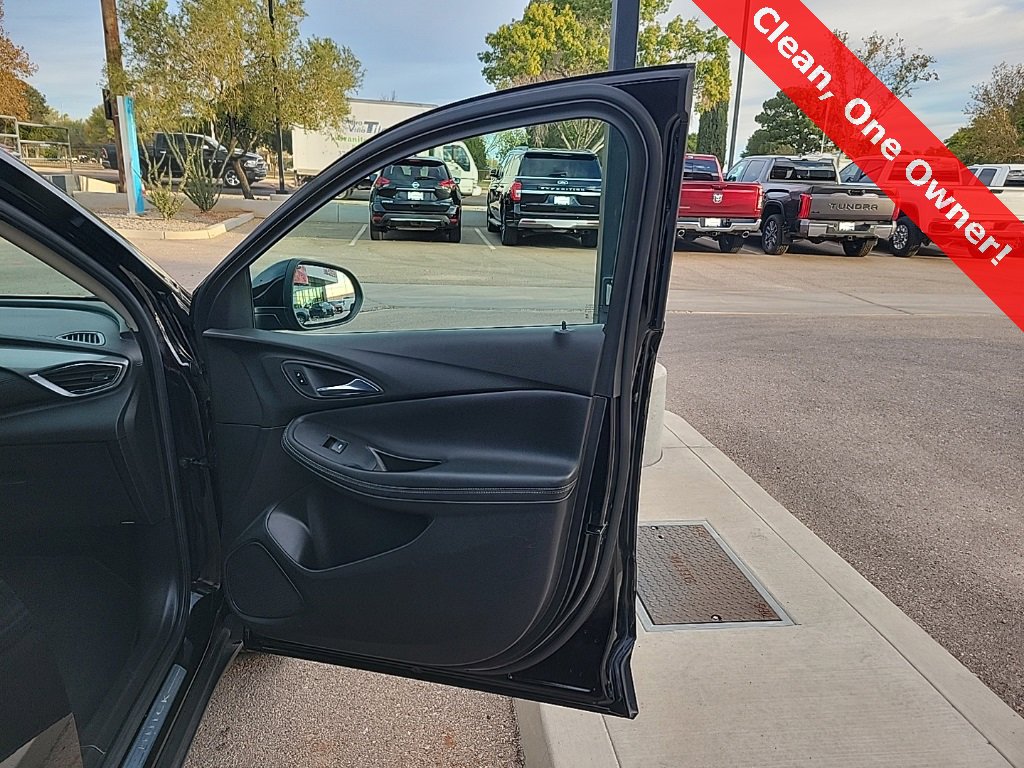 Used 2023 Buick Encore GX Preferred w/ Cold Weather Comfort Package image 17