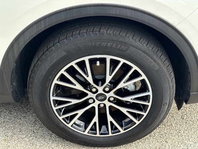 New 2025 Ford Escape SE w/ Class II Trailer Tow Package FWD image 38