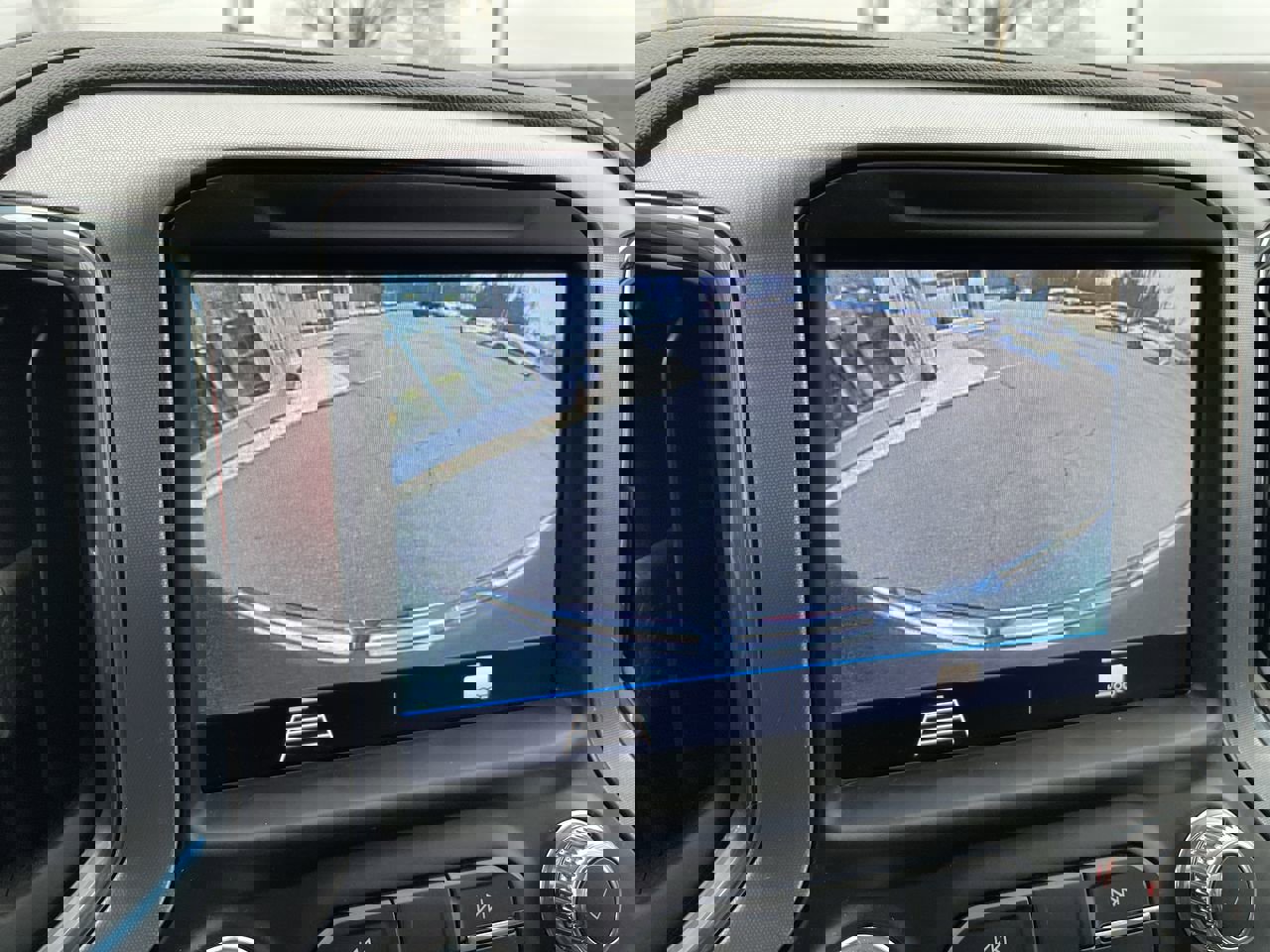 Certified 2022 GMC Sierra 1500 SLE image 15