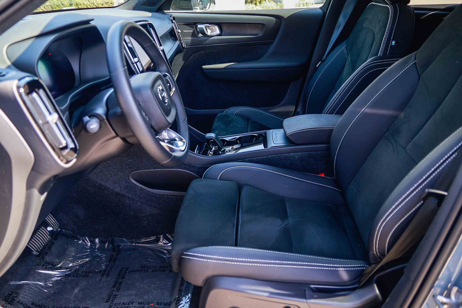 Used 2023 Volvo XC40 Recharge Ultimate AWD/4WD image 21