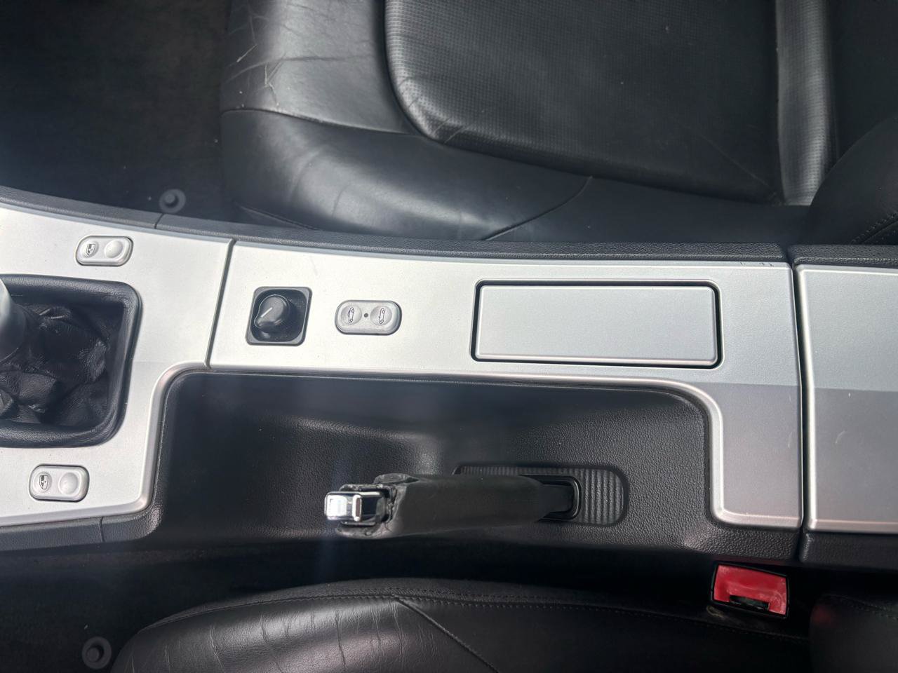 Used 2006 Chrysler Crossfire Limited RWD image 18
