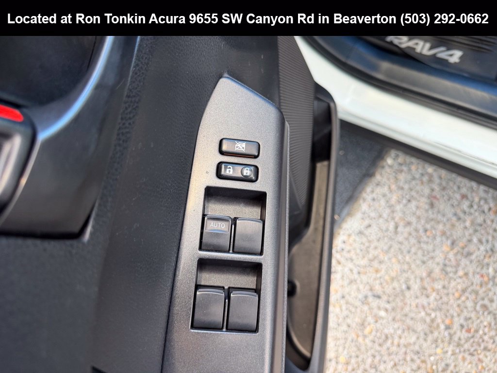 Used 2018 Toyota RAV4 LE w/ All Weather Liner Package AWD/4WD image 12