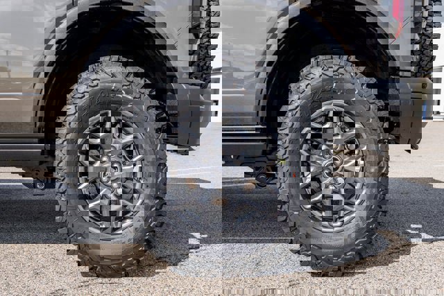 New 2025 Ford Bronco Badlands image 13