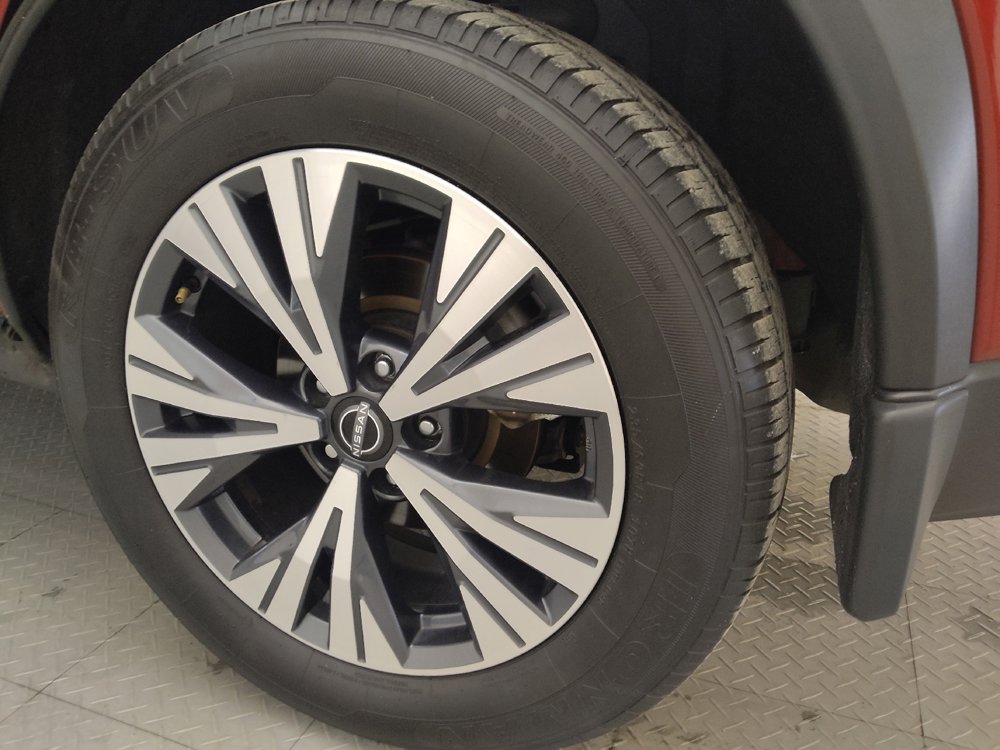 Used 2022 Nissan Rogue SV image 31