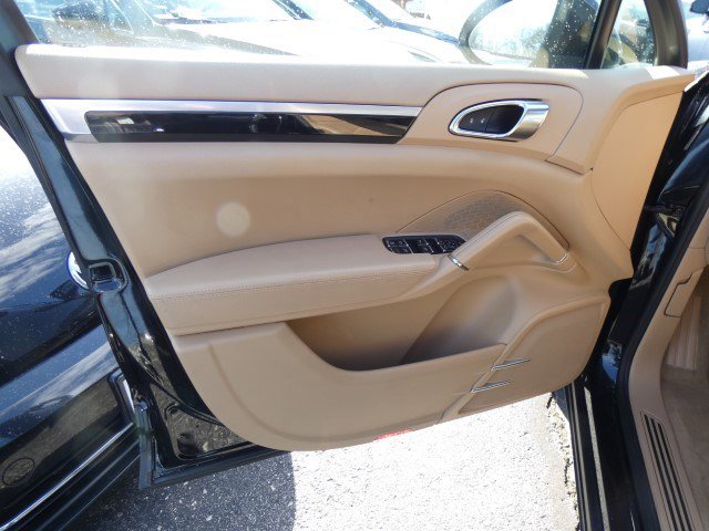 Used 2013 Porsche Cayenne AWD image 9