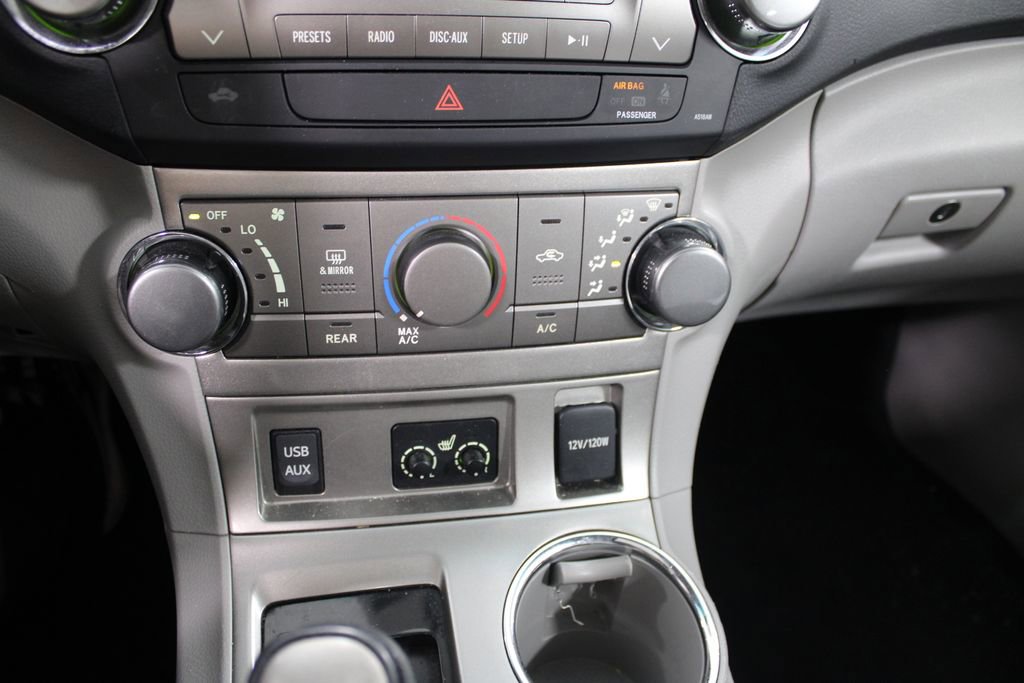 Used 2012 Toyota Highlander SE image 33