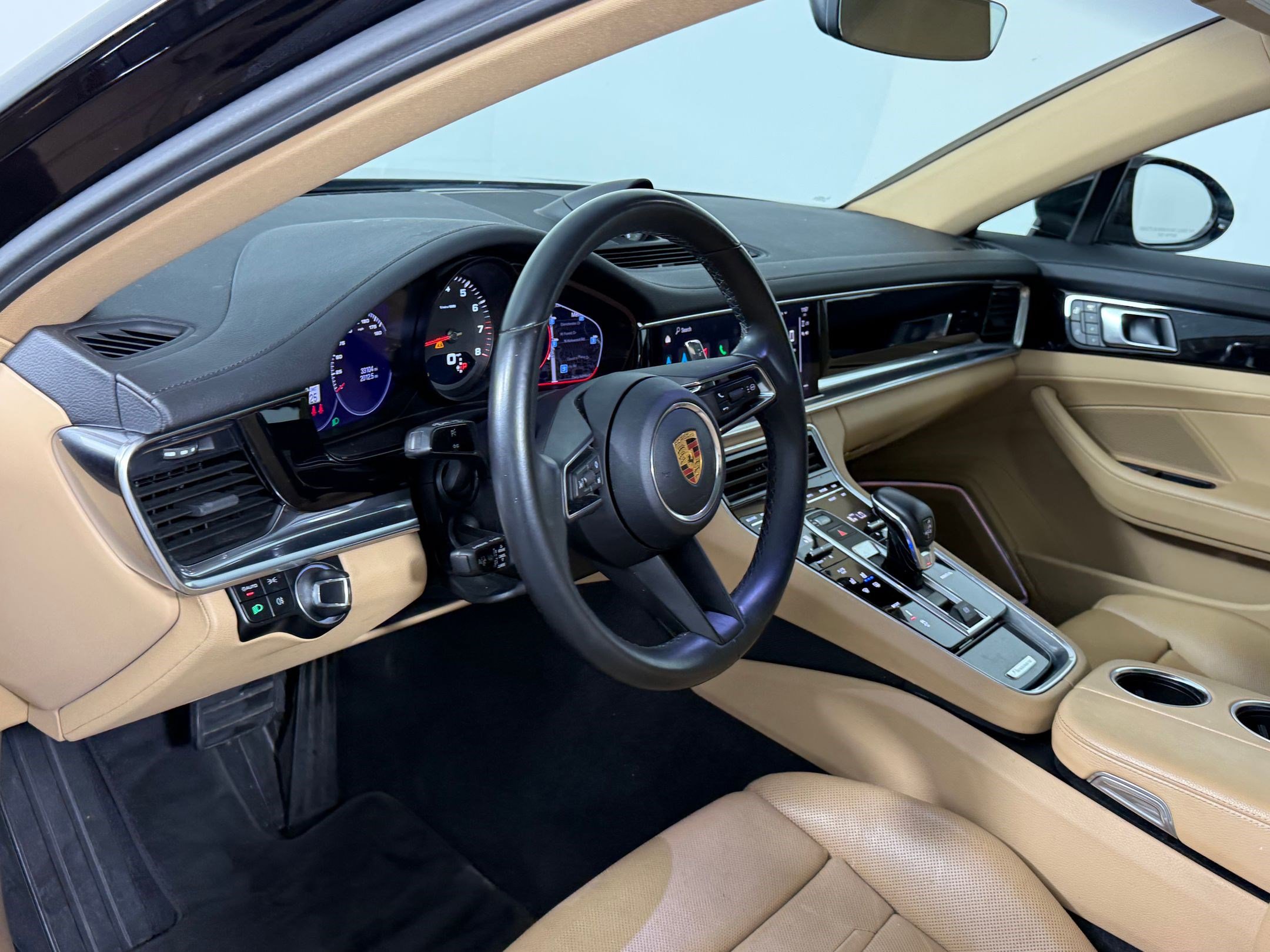 Used 2023 Porsche Panamera Platinum Edition image 4