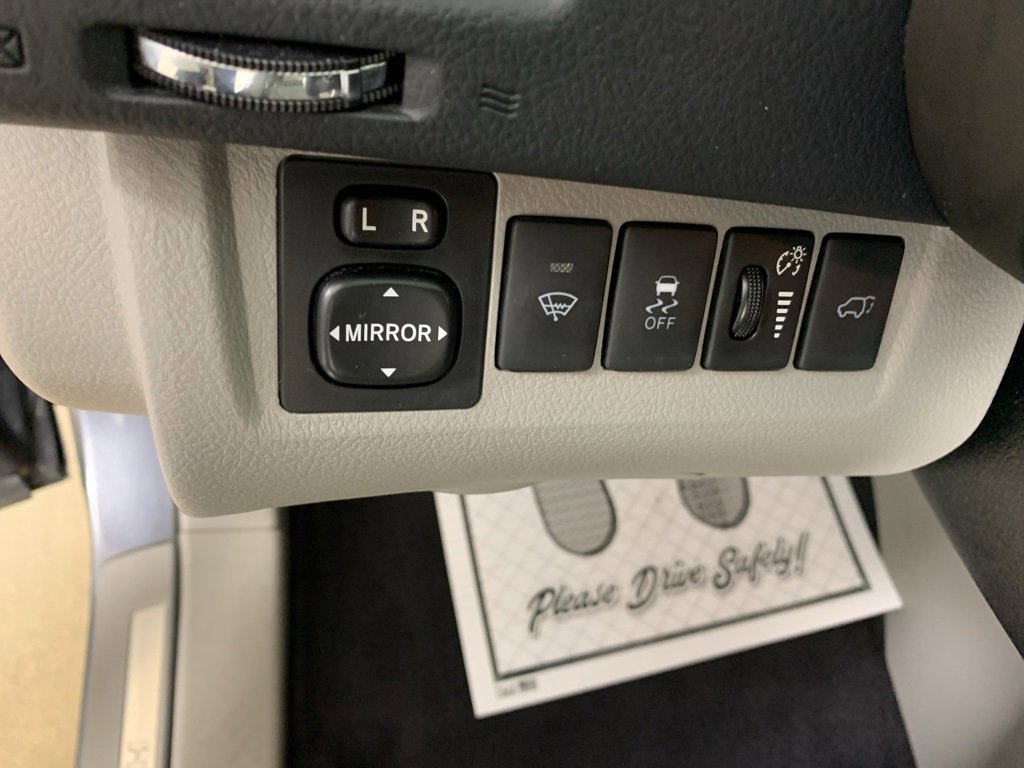 Used 2013 Toyota Highlander Limited image 20