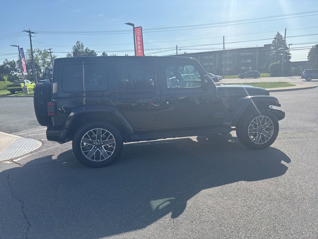 Used 2023 Jeep Wrangler Unlimited Sahara AWD/4WD image 9