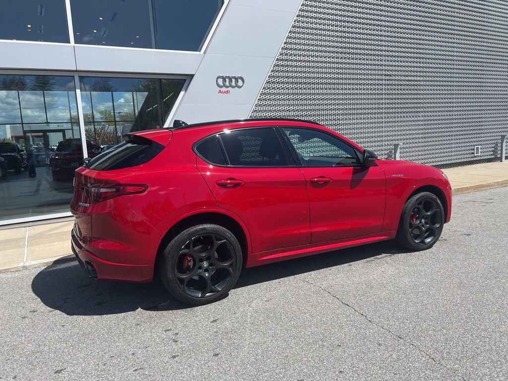 Used 2023 Alfa Romeo Stelvio Veloce AWD/4WD image 21
