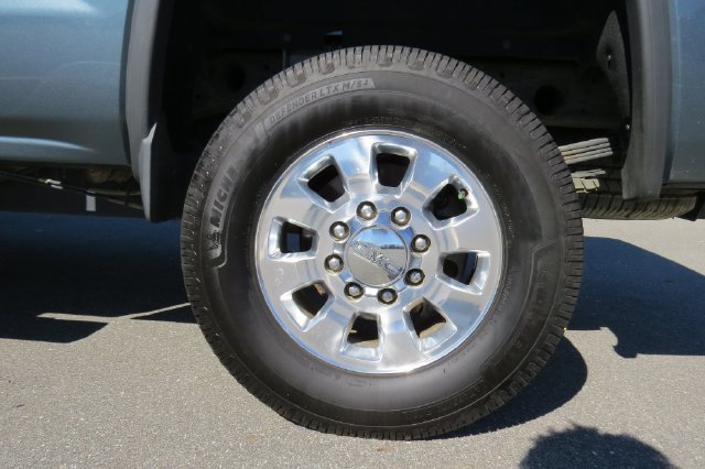 Used 2015 GMC Sierra 2500 SLT w/ Duramax Plus Package AWD/4WD image 11