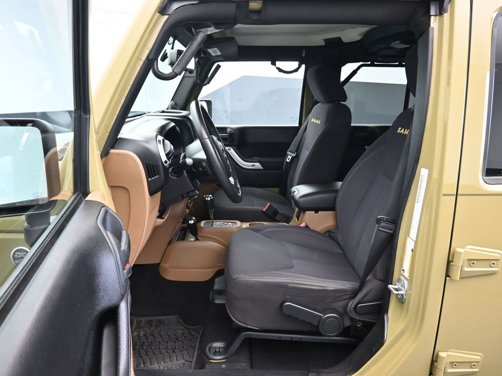 Used 2013 Jeep Wrangler Unlimited Sahara w/ Connectivity Group image 11