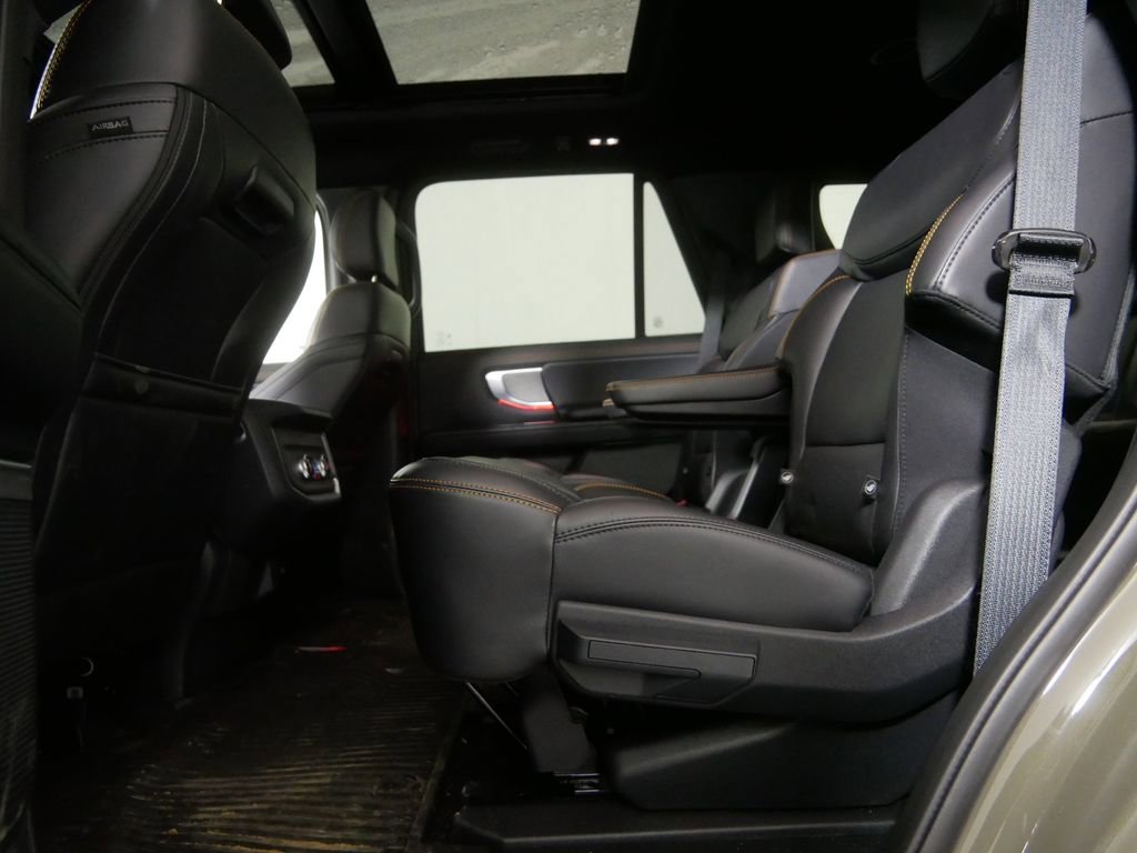 Used 2025 Ford Expedition Tremor image 19