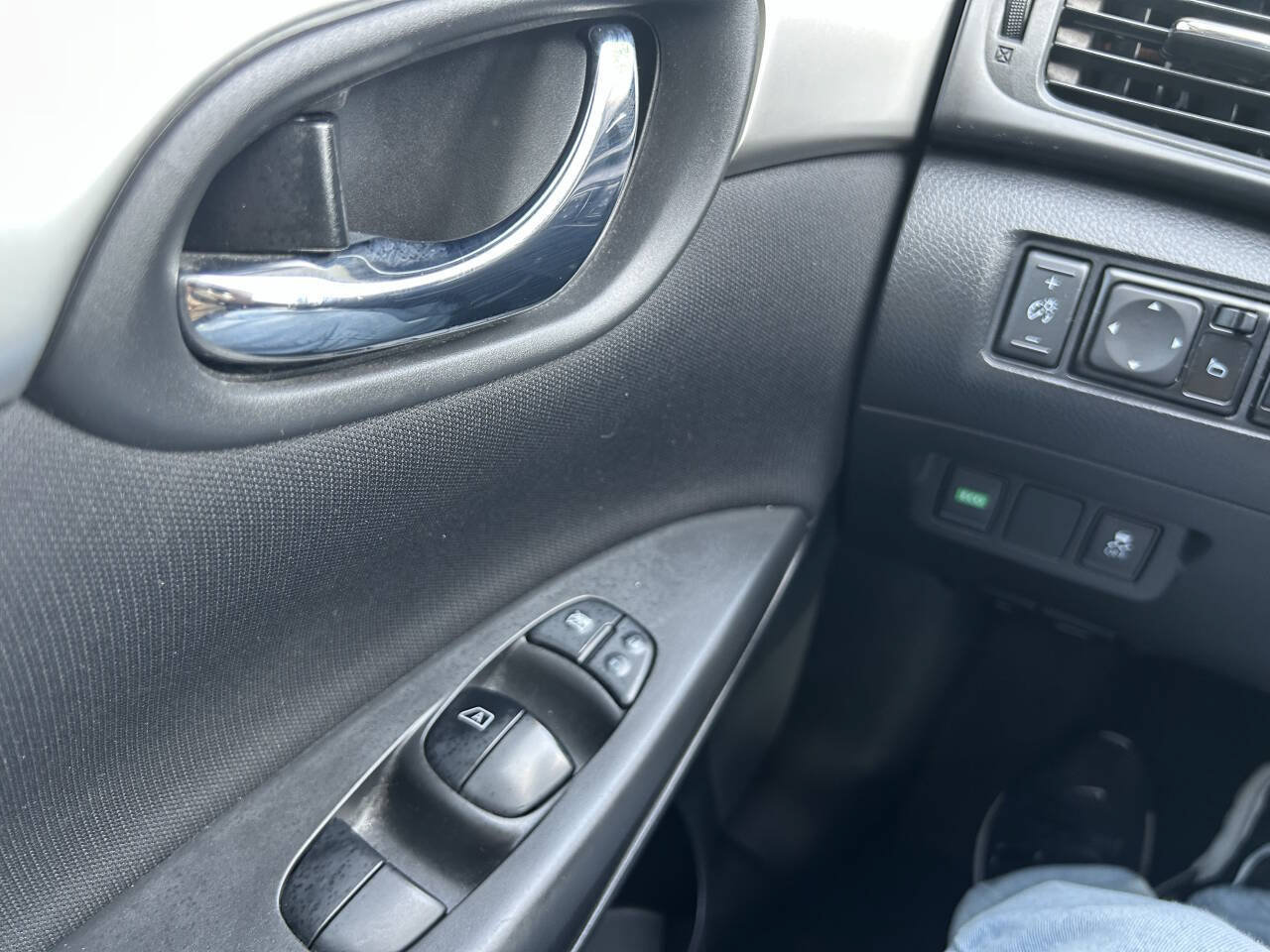 Used 2019 Nissan Sentra S w/ Appearance Package FWD image 18