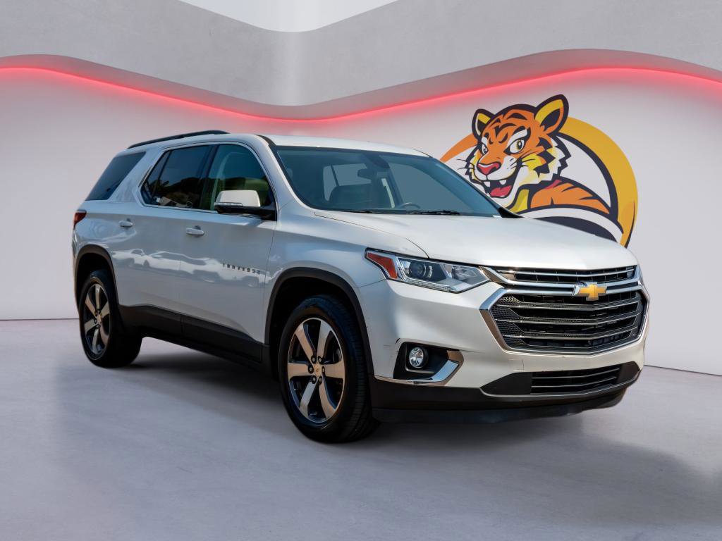 Used 2019 Chevrolet Traverse LT w/ LT Premium Package image 3