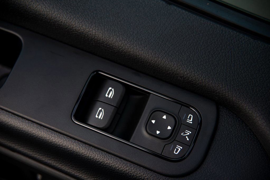 Used 2025 Mercedes-Benz Sprinter 2500 image 25