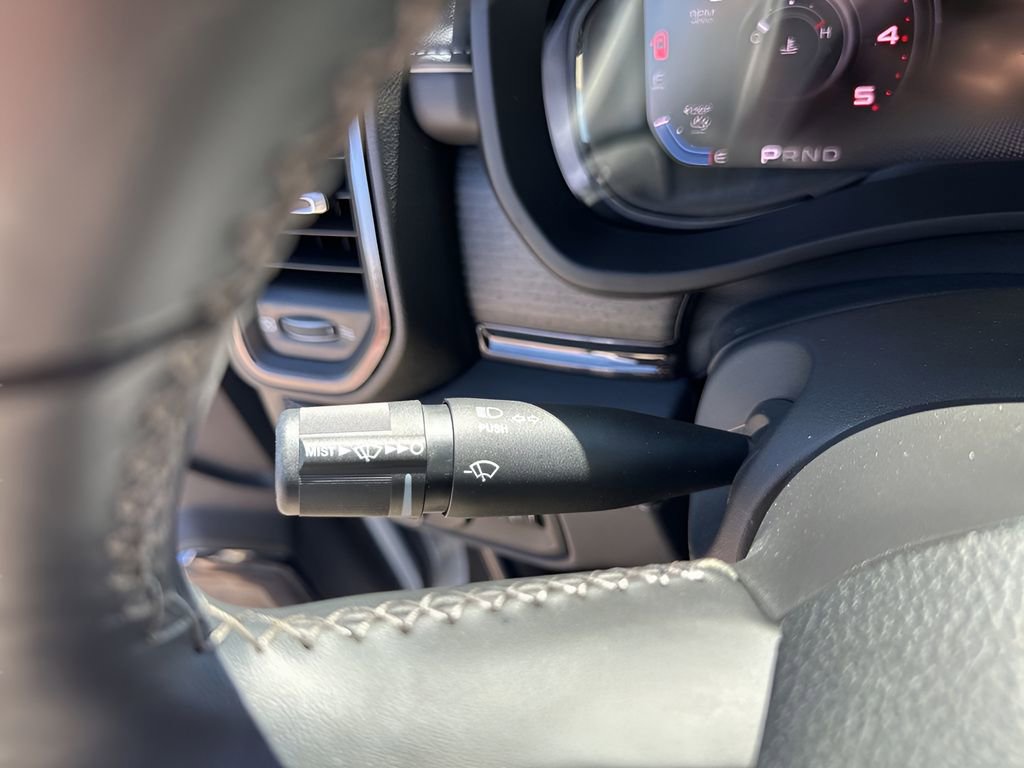 Used 2024 RAM 2500 Limited image 32