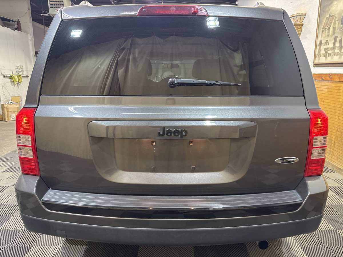 Used 2015 Jeep Patriot Sport w/ Power Value Group FWD image 4