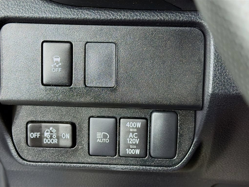 Used 2023 Toyota Tacoma TRD Off-Road AWD/4WD image 15