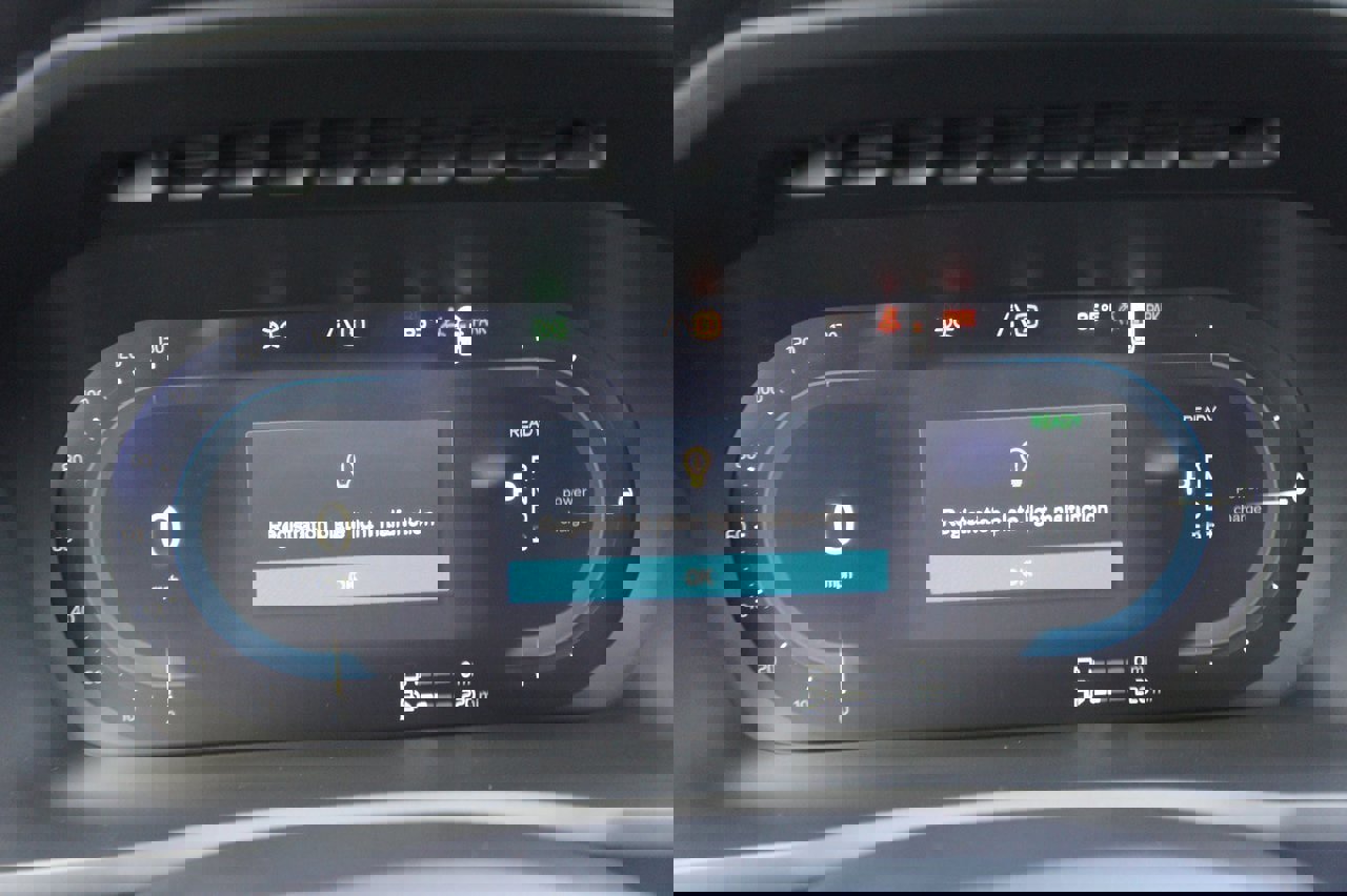 New 2025 Volvo XC90 T8 Ultra w/ Protection Package Premier image 13