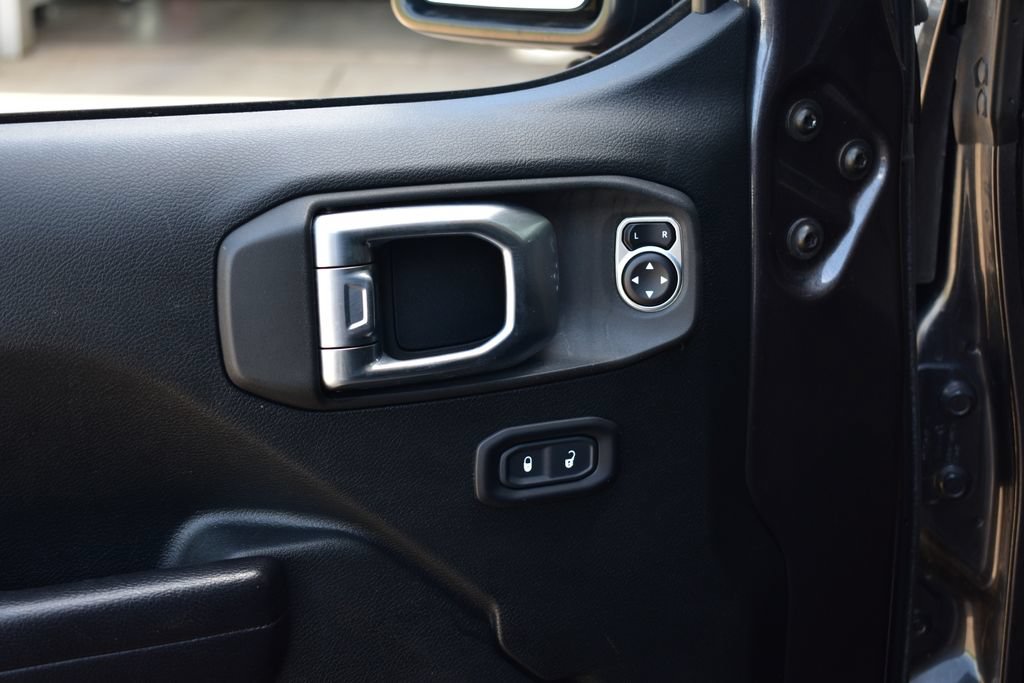 Used 2020 Jeep Wrangler Sport AWD/4WD image 16