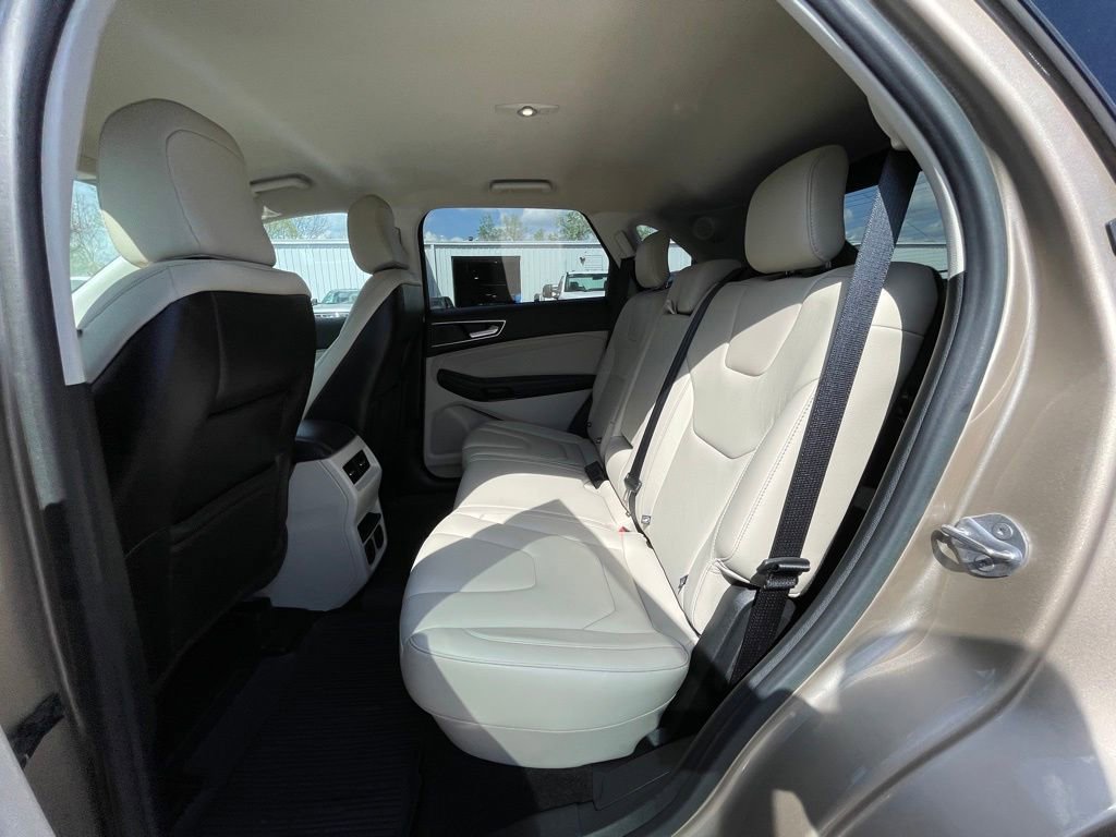 Used 2020 Ford Edge Titanium image 21