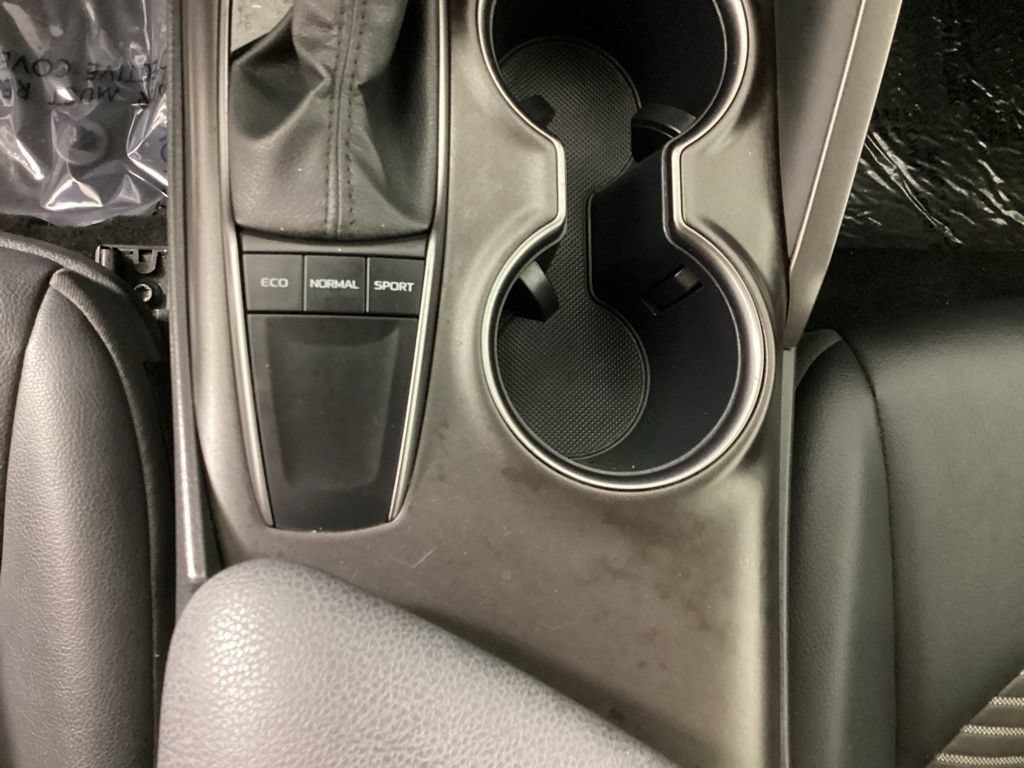 Used 2024 Toyota Camry SE FWD image 21
