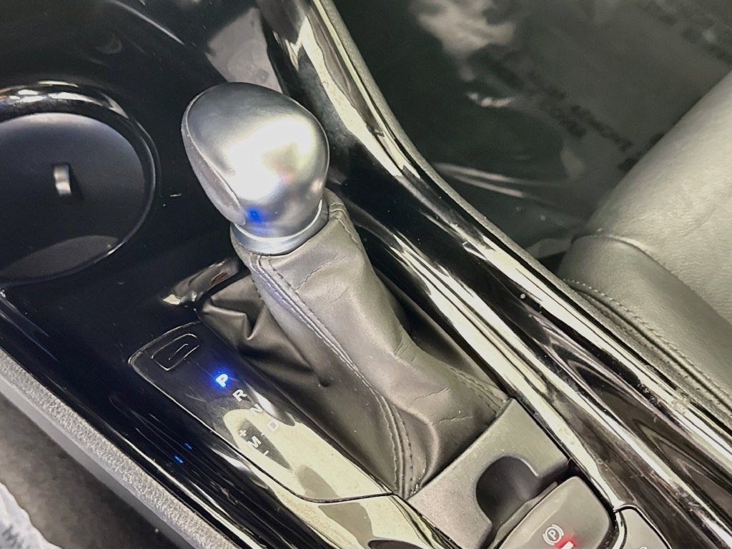 Used 2022 Toyota C-HR Limited FWD image 19