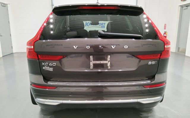 Used 2022 Volvo XC60 B5 Inscription w/ Advanced Package image 5