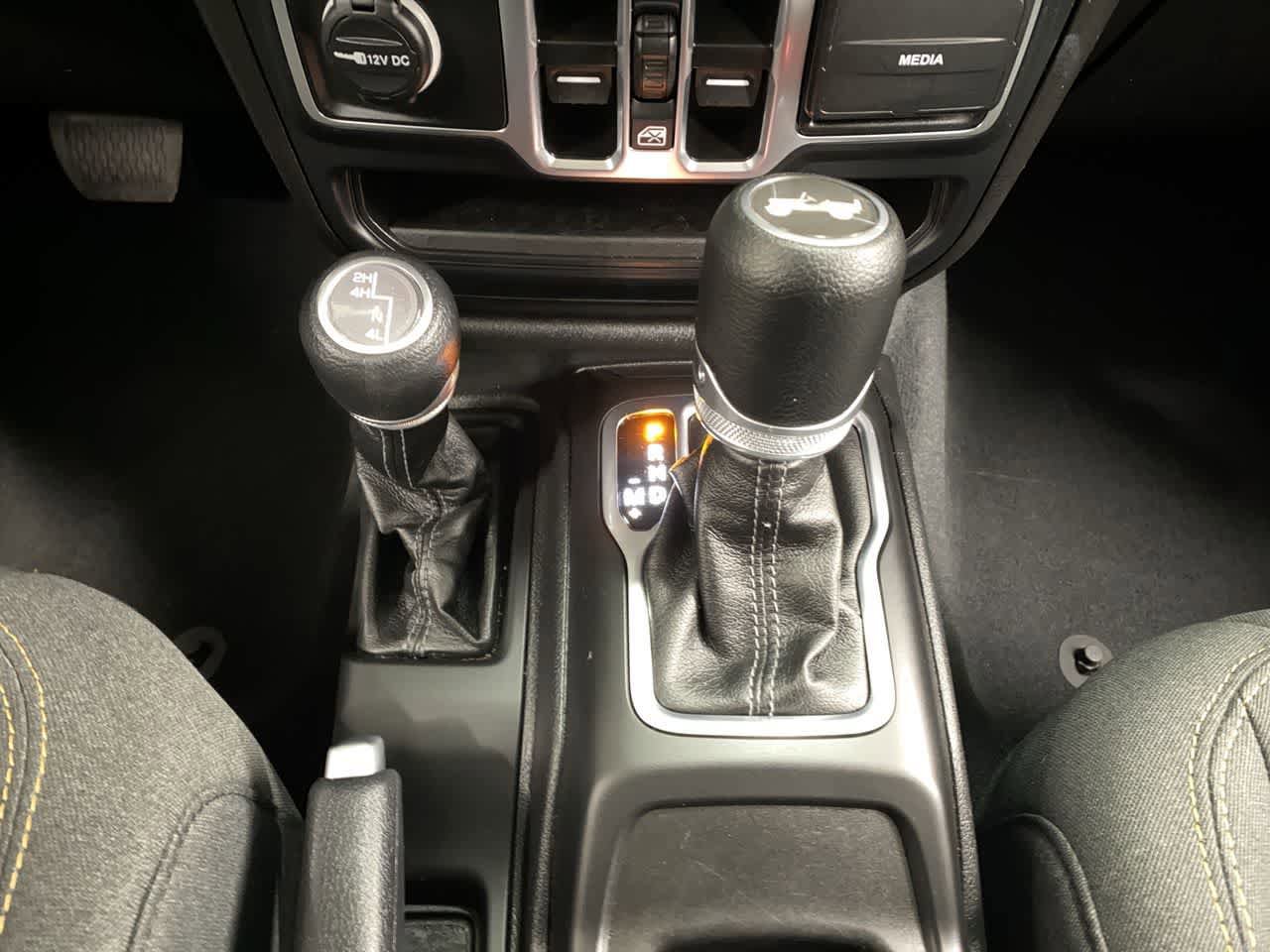 Used 2025 Jeep Wrangler Sahara AWD/4WD image 26