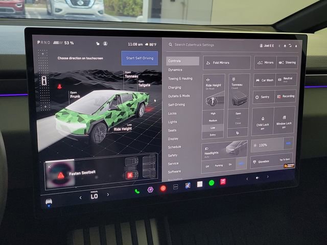 Used 2024 Tesla Cybertruck AWD Crew Cab image 32