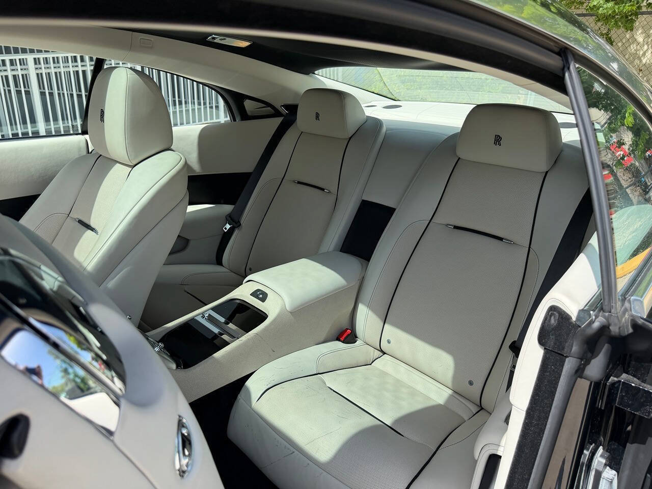 Used 2016 Rolls-Royce Wraith RWD image 24