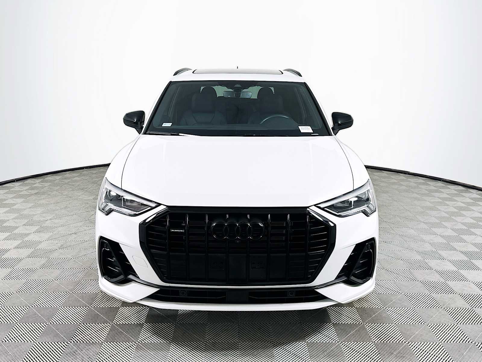 Certified 2025 Audi Q3 2.0T Premium Plus w/ Premium Plus Package image 2