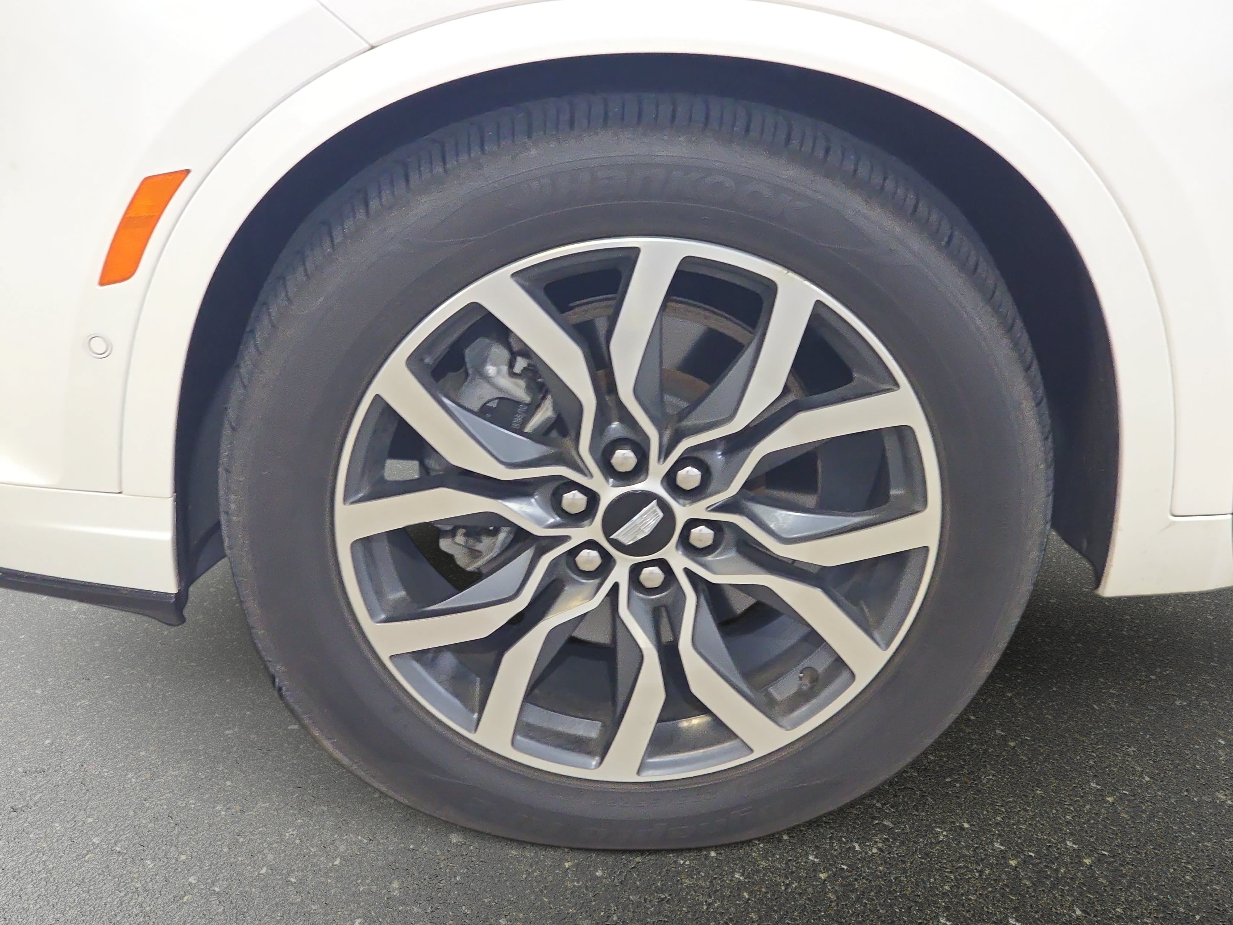 Used 2021 Cadillac XT6 Sport AWD/4WD image 32